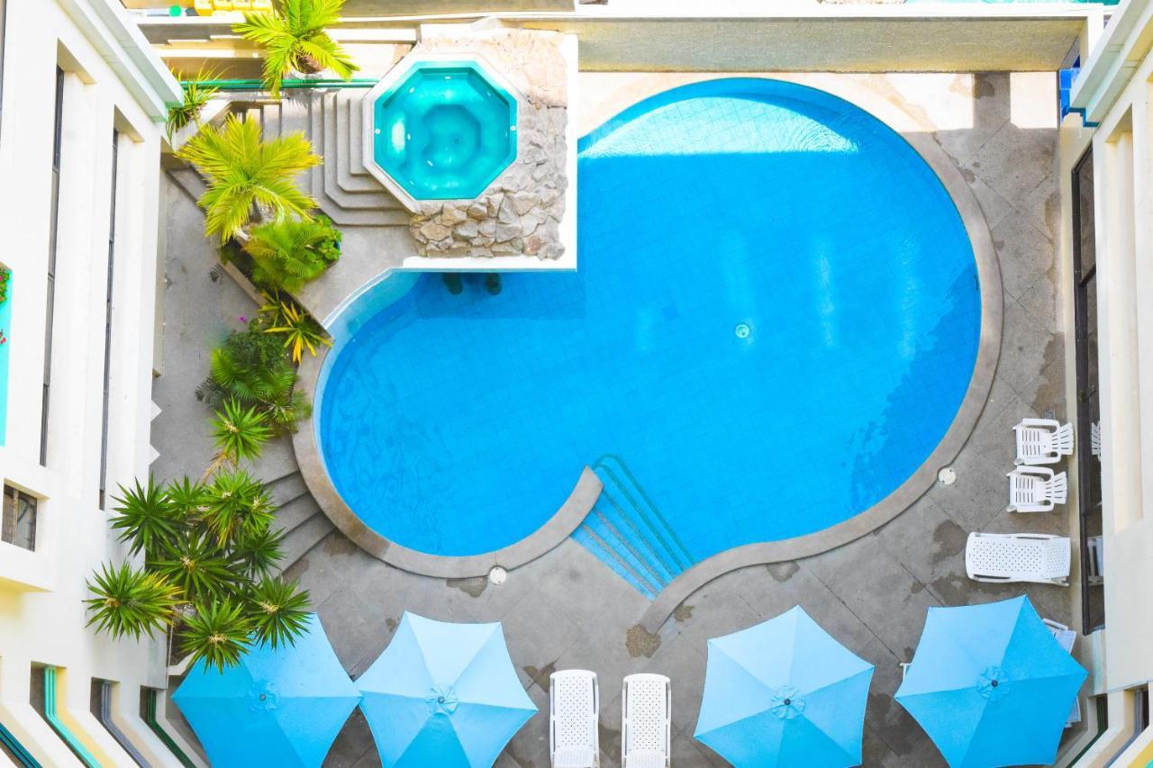 Blue Bay Hotel Salinas  Exterior photo