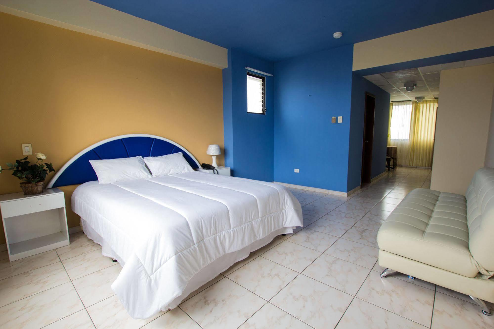 Blue Bay Hotel Salinas  Exterior photo